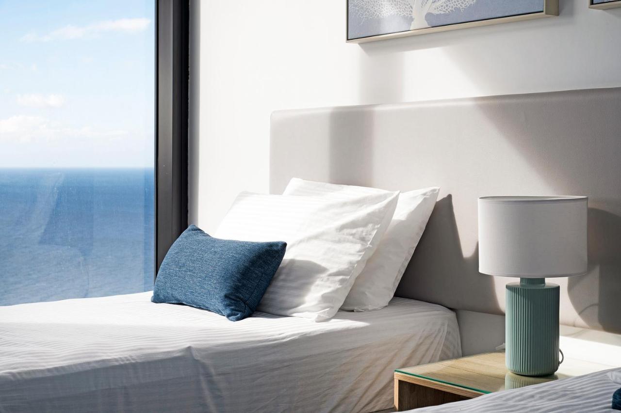 Sea View Beachfront Apartment In Surfers Gold Coast Kültér fotó