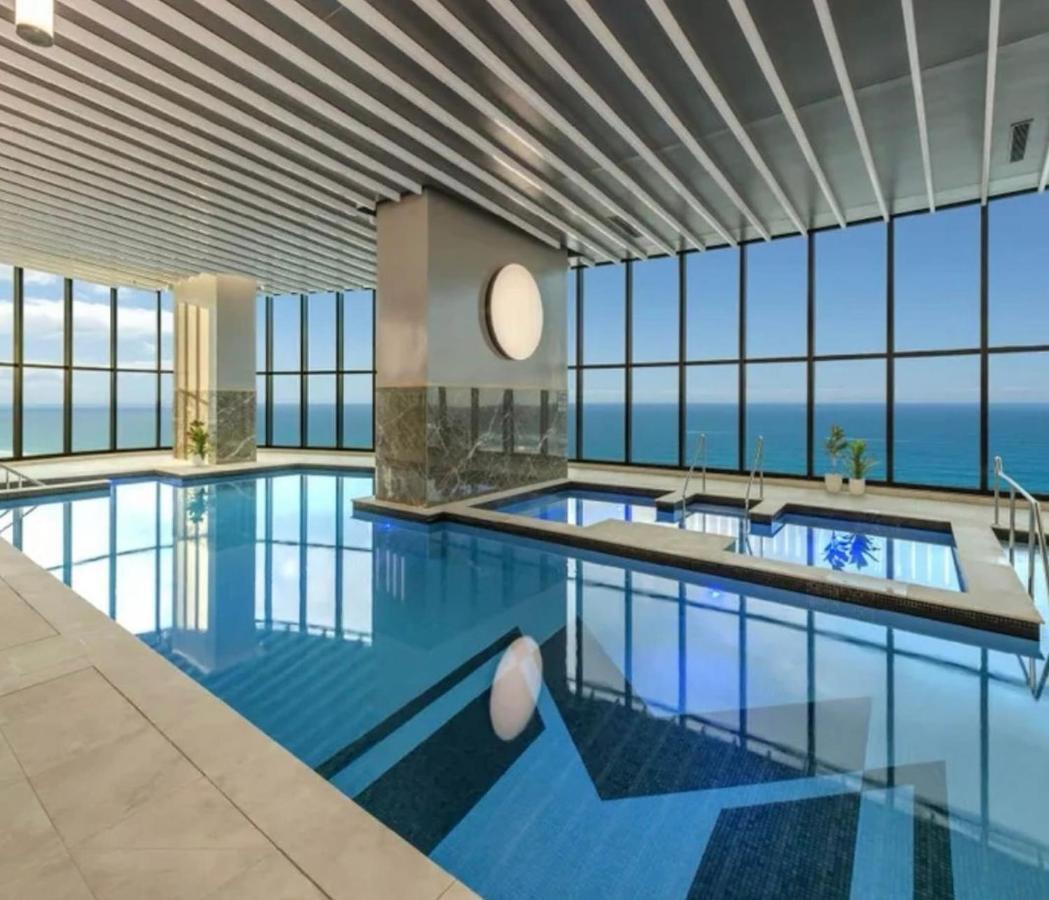 Sea View Beachfront Apartment In Surfers Gold Coast Kültér fotó