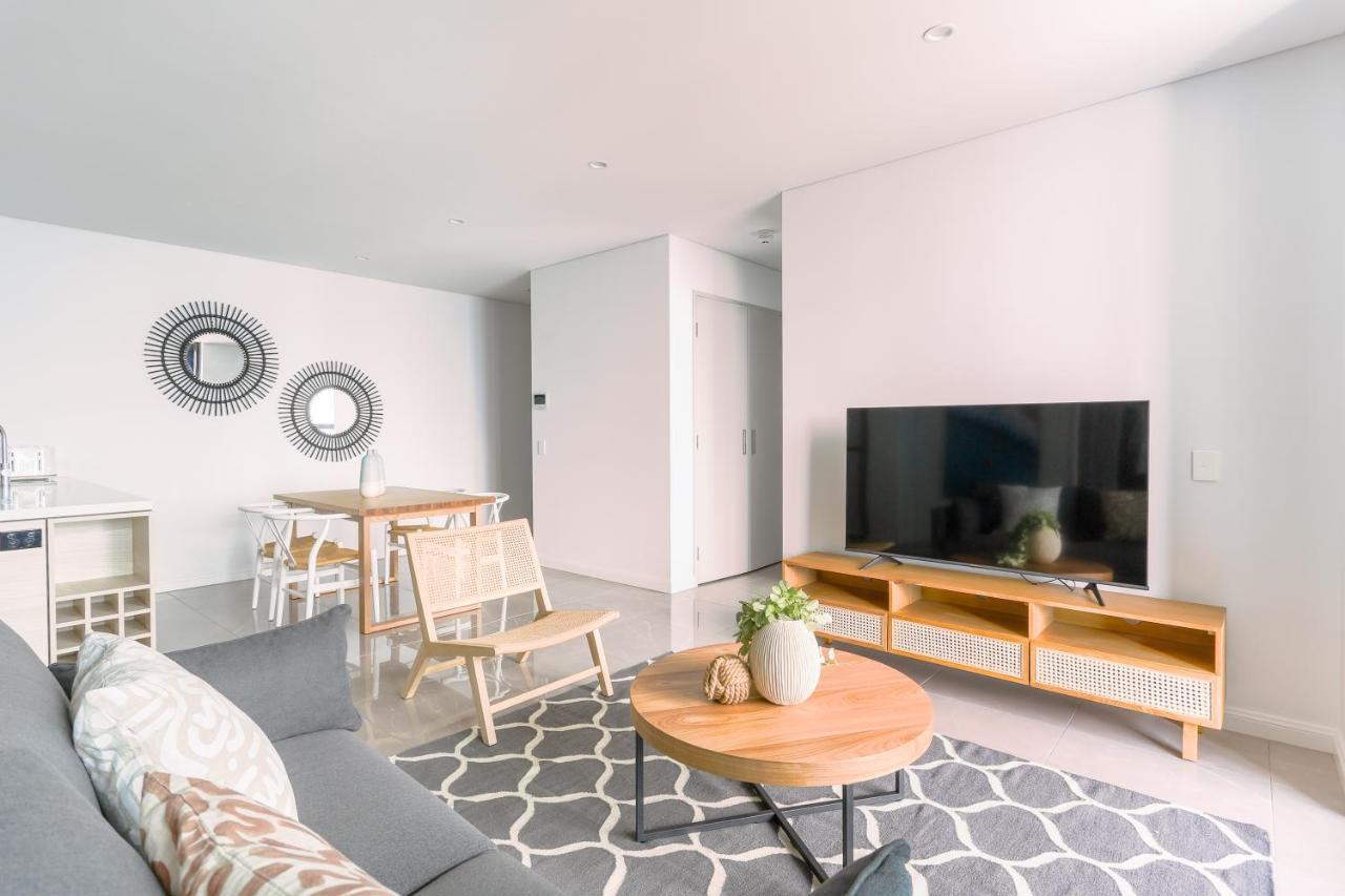 Sea View Beachfront Apartment In Surfers Gold Coast Kültér fotó